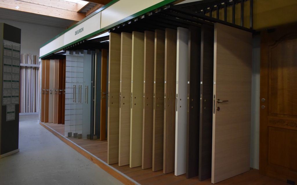 Deuren in showroom Woodeko